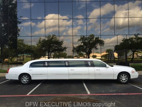 December 24, 2022 at 3:25 PM Eagles vs. Cowboys at AT&T Stadium Limousine Services. Lincoln Stretch Seats 8 Passengers With 5 Door access. 