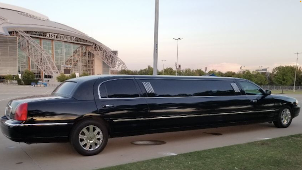 Luke Combs At AT&T Stadium On March, 25th, 2023 Limo Transportation