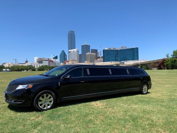 Luxury Stretch Limousines For Christmas Parties & Events . Black Lincoln MKT Stretch Seats 8 Passengers.